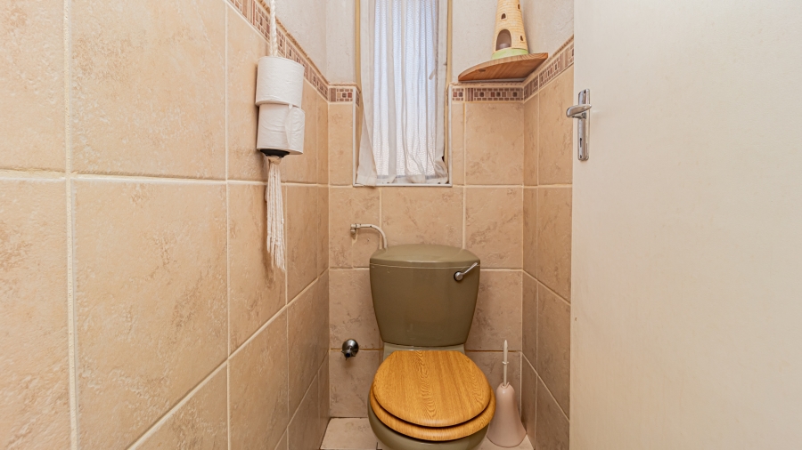 8 Bedroom Property for Sale in Fish Hoek Western Cape